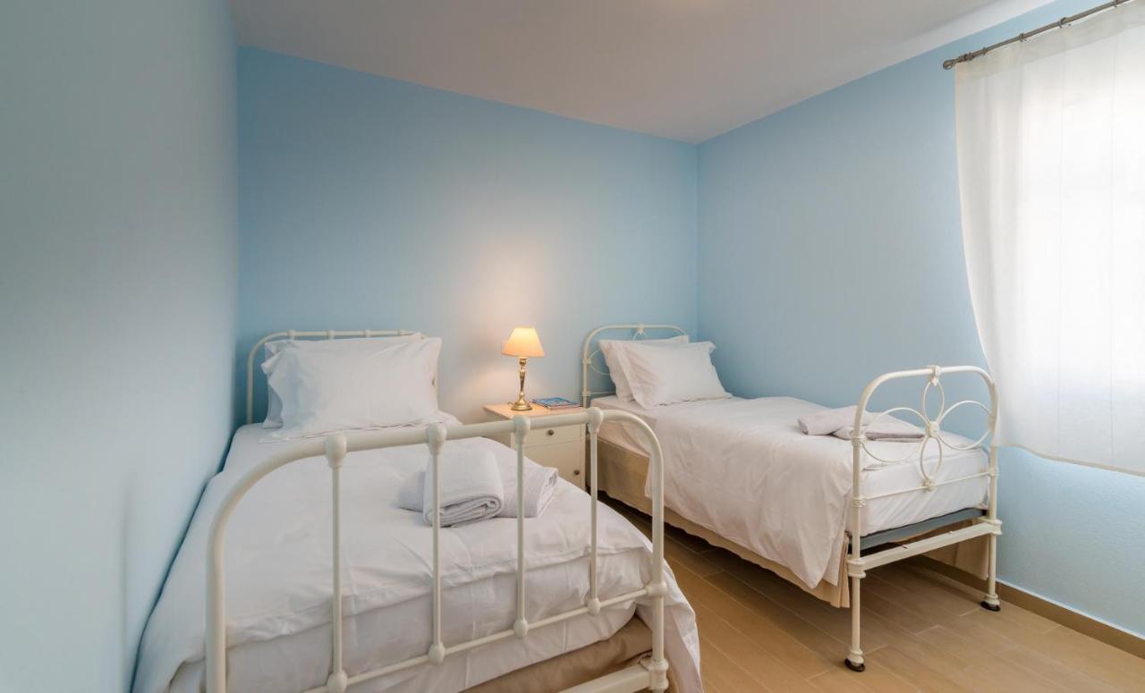Villa Blue Sky Trypiti Bagian luar foto